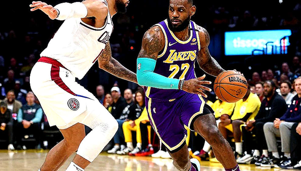 Hawks đổi Hield và Nembhard lấy Finney-Smith: Atlanta trả ba năm hợp đồng cho một đầu gối