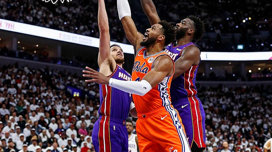 Hawks đổi Hield và Nembhard lấy Finney-Smith: Atlanta trả ba năm hợp đồng cho một đầu gối Hawks đổi Hield và Nembhard lấy Finney-Smith: Atlanta trả ba năm hợp đồng cho một đầu gối
