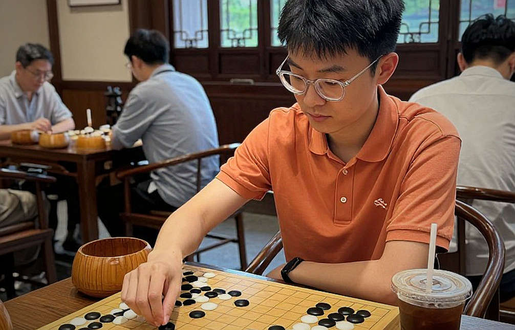 Chủ tịch FIDE, Nicosia và khối quảng cáo FRITZ 20: lỗ hổng kiểm chứng của báo chí cờ vua