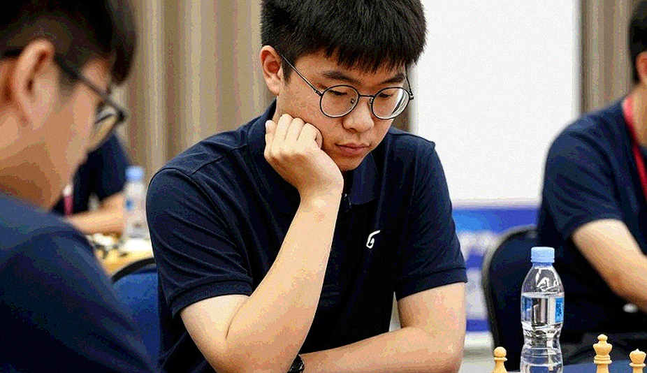 US Championships: Woodward hạ Caruana, Lee nới rộng cách biệt — còn thân bài thì bán một khóa khai cuộc