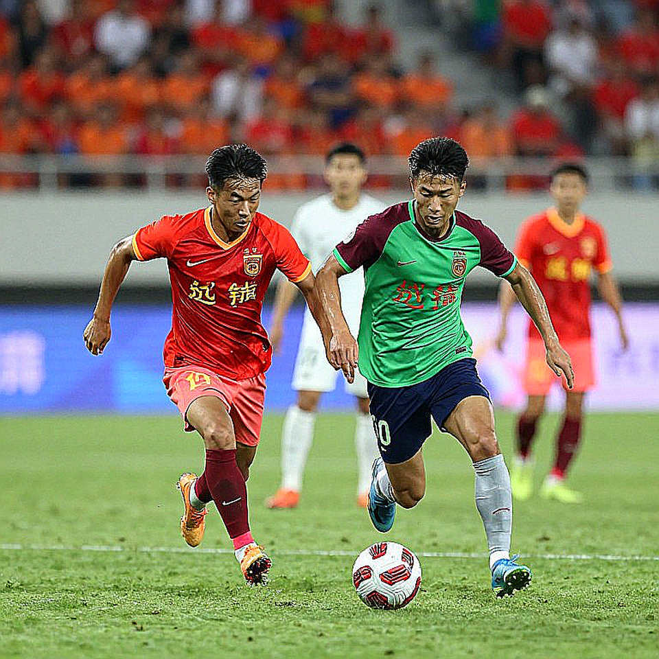HAGL vs SLNA: 11 goals conceded in four rounds, and a home ground that is no longer home