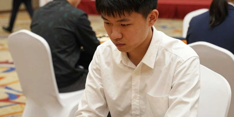 Ba nước cờ, 30 phút và ngôi vô địch Olympiad của Ấn Độ đang treo trên sợi chỉ Ba nước cờ, 30 phút và ngôi vô địch Olympiad của Ấn Độ đang treo trên sợi chỉ