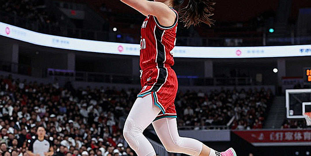 Louie Alas tại UAAP: Khi bóng rổ đại học Philippines buộc phải sống như PBA Louie Alas tại UAAP: Khi bóng rổ đại học Philippines buộc phải sống như PBA