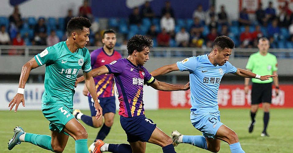Đường chuyền ngang giết chết Carrick: Cựu huyền thoại MU Louis Saha vạch trần lỗ hổng chiến thuật ở Old Trafford Đường chuyền ngang giết chết Carrick: Cựu huyền thoại MU Louis Saha vạch trần lỗ hổng chiến thuật ở Old Trafford
