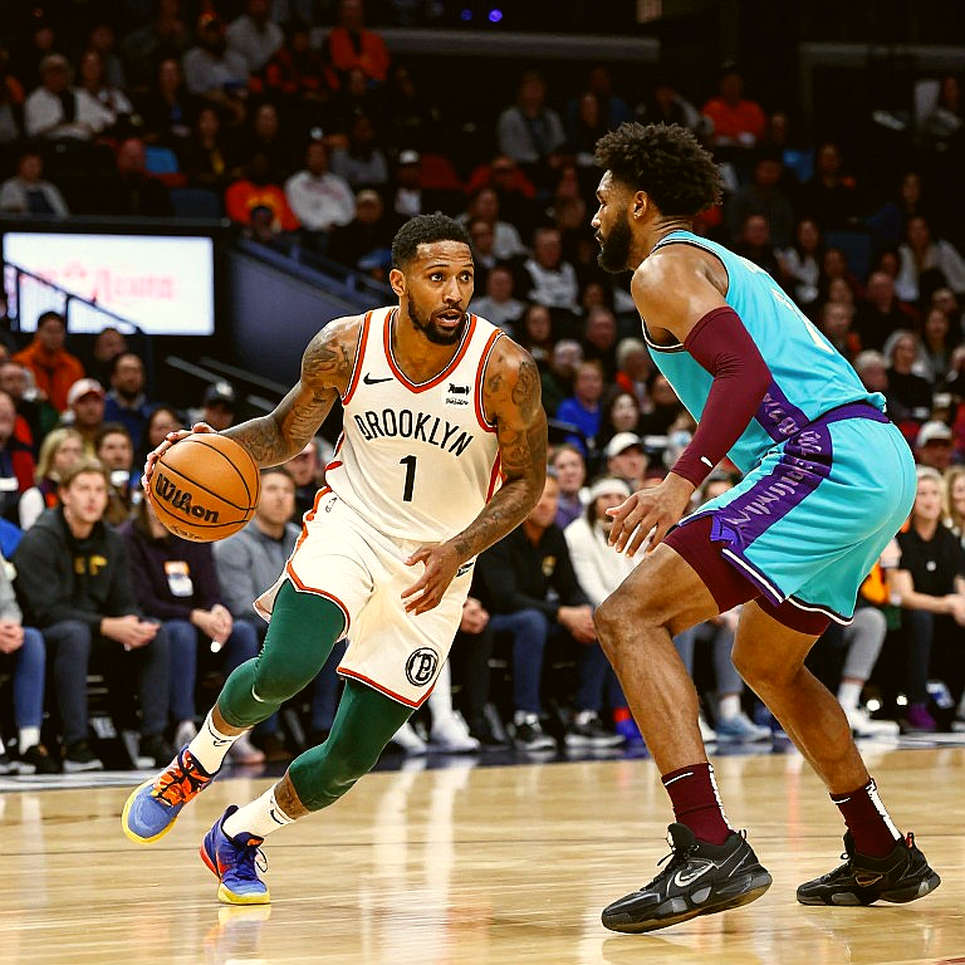 Patty Mills ghi 26 điểm ở EuroLeague: vòng cung 6,75 mét và cái bẫy ba trận