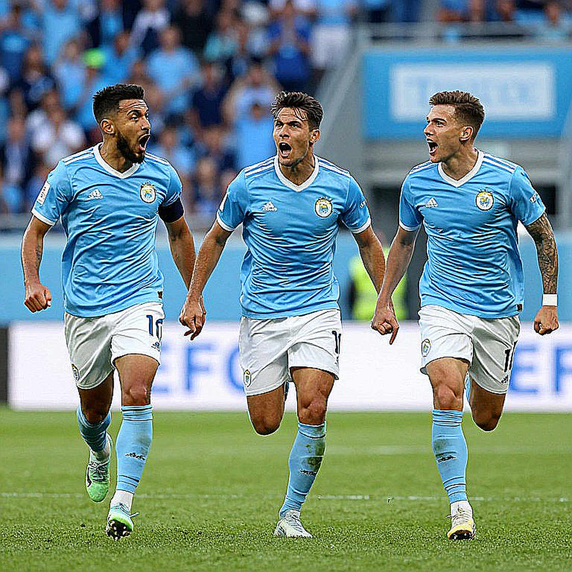 Feyenoord bán Leo Sauer: Chính cầu thủ muốn rời đi sau chấn thương dài Feyenoord bán Leo Sauer: Chính cầu thủ muốn rời đi sau chấn thương dài