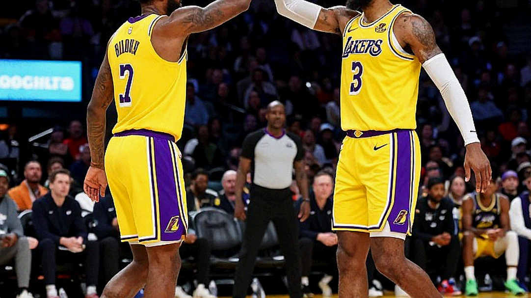 Luka Dončić bị bán cho Lakers: khi luật apron viết lại luật chơi chuyển nhượng NBA