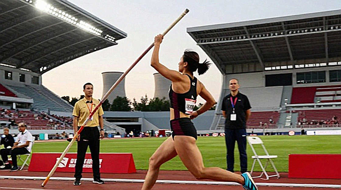 Đường chạy Hạ Long 2026: 21 km, 15.000 người và tấm băng-rôn "Marathon"