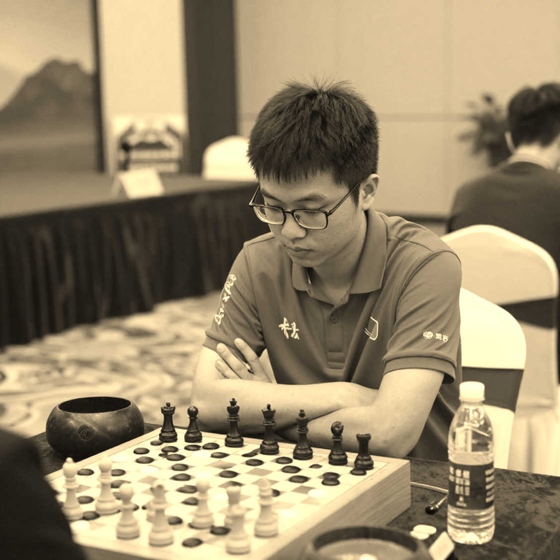 George Russell: “Không cần phải nghĩ nhiều” khi chạy lại xe cũ, Mercedes chia đôi cấu hình khí động học tại Singapore