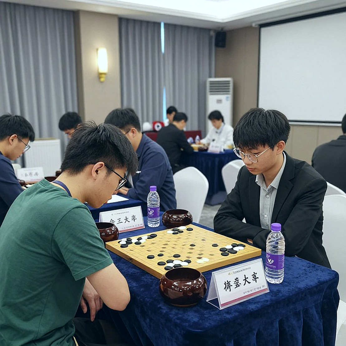 Elephant Gambit: Khi nước thí tốt ở nước thứ hai bước vào thời đại cơ sở dữ liệu