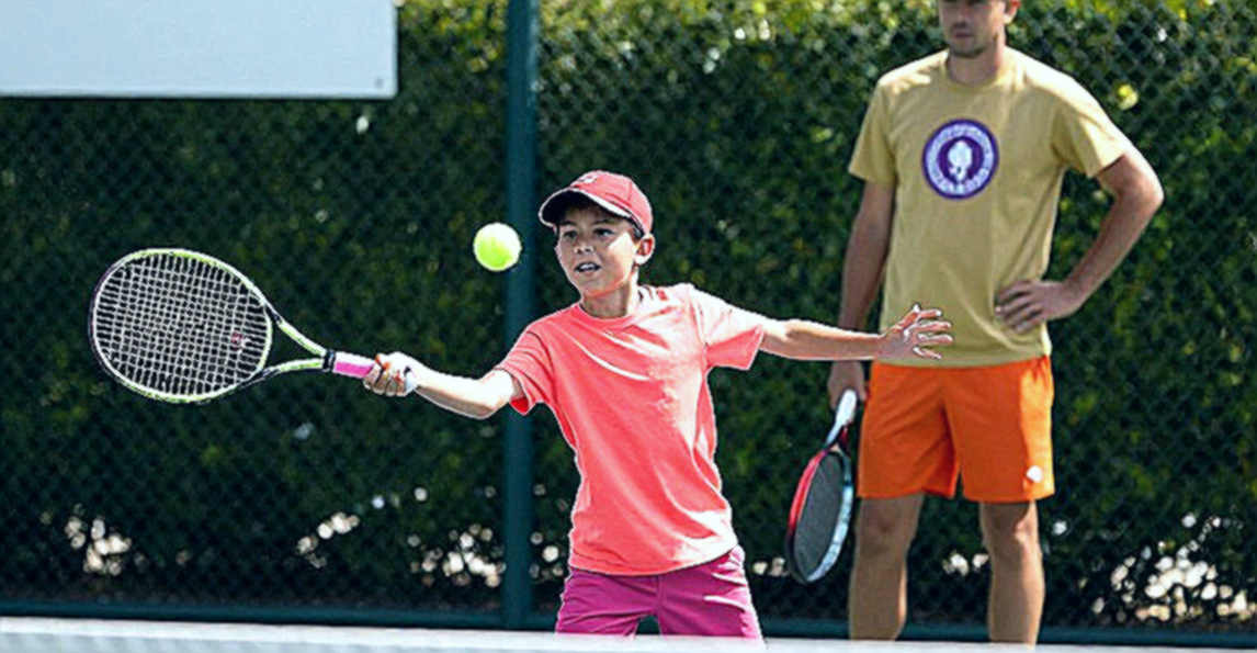 Shelton thua Lehecka 6-4, 6-4 ở Prague: khi khối điểm US Open trở thành món nợ 12 tháng Shelton thua Lehecka 6-4, 6-4 ở Prague: khi khối điểm US Open trở thành món nợ 12 tháng