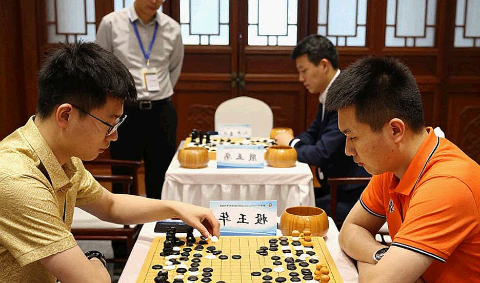 Samarkand, ChessBase số 225 và con số không tồn tại ở dòng tiêu đề Samarkand, ChessBase số 225 và con số không tồn tại ở dòng tiêu đề