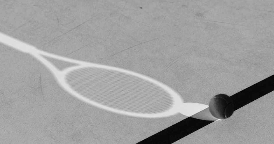 Naomi Osaka vượt qua cơn bão lỗi tự đánh hỏng để tiến vào vòng 3 US Open